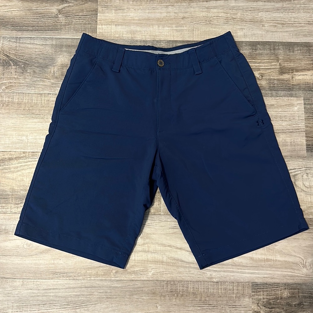 Navy blue men’s Under Armour golf shorts